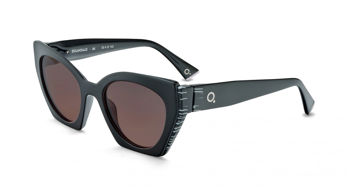 Etnia Barcelona ESCANDALO 52S bk, 275,00 €, Occhiali Etnia Barcelona Nero a forma Gatto