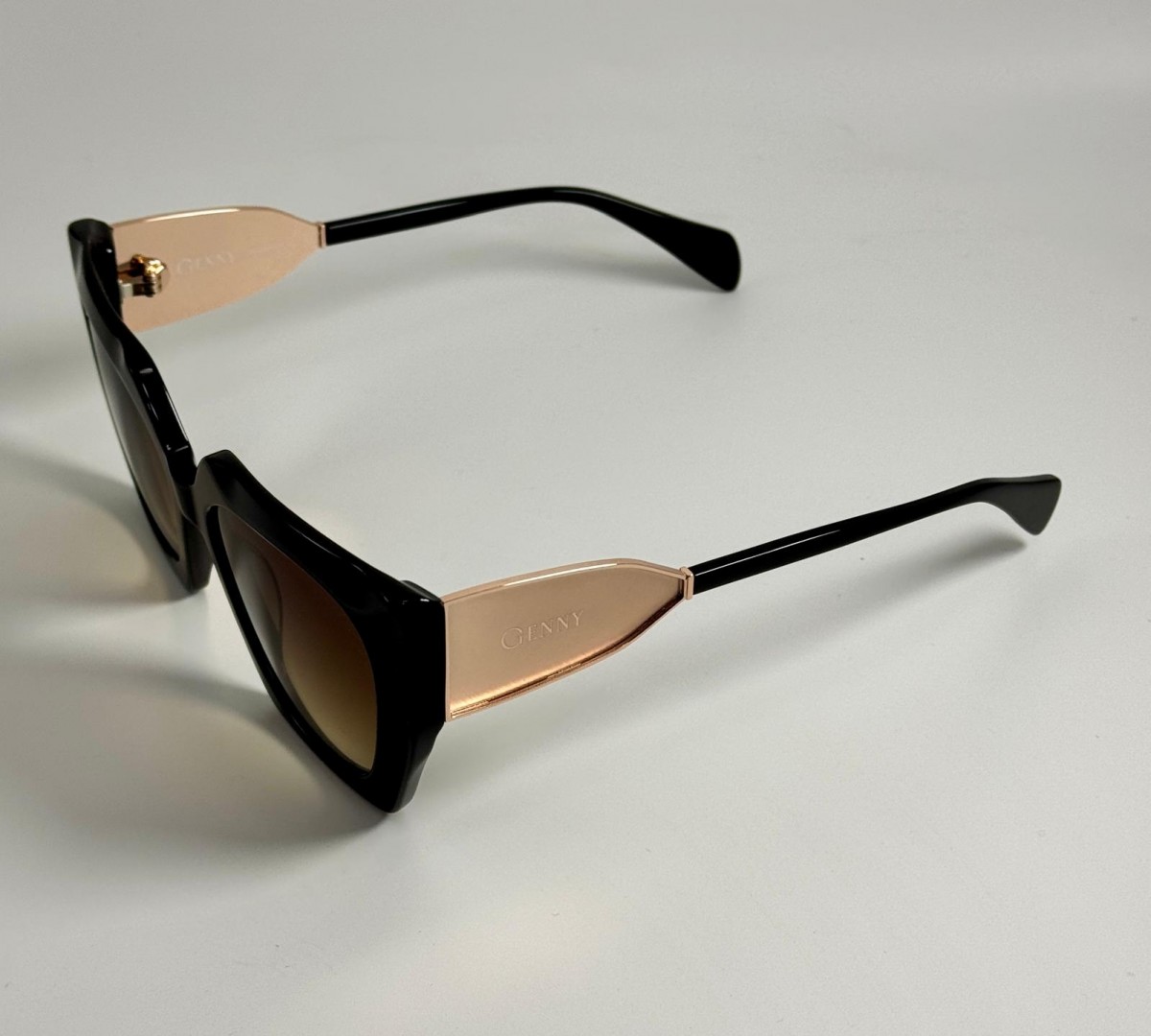 Genny GYS.981.00, 220,00 €, Occhiali Nero a forma Farfalla